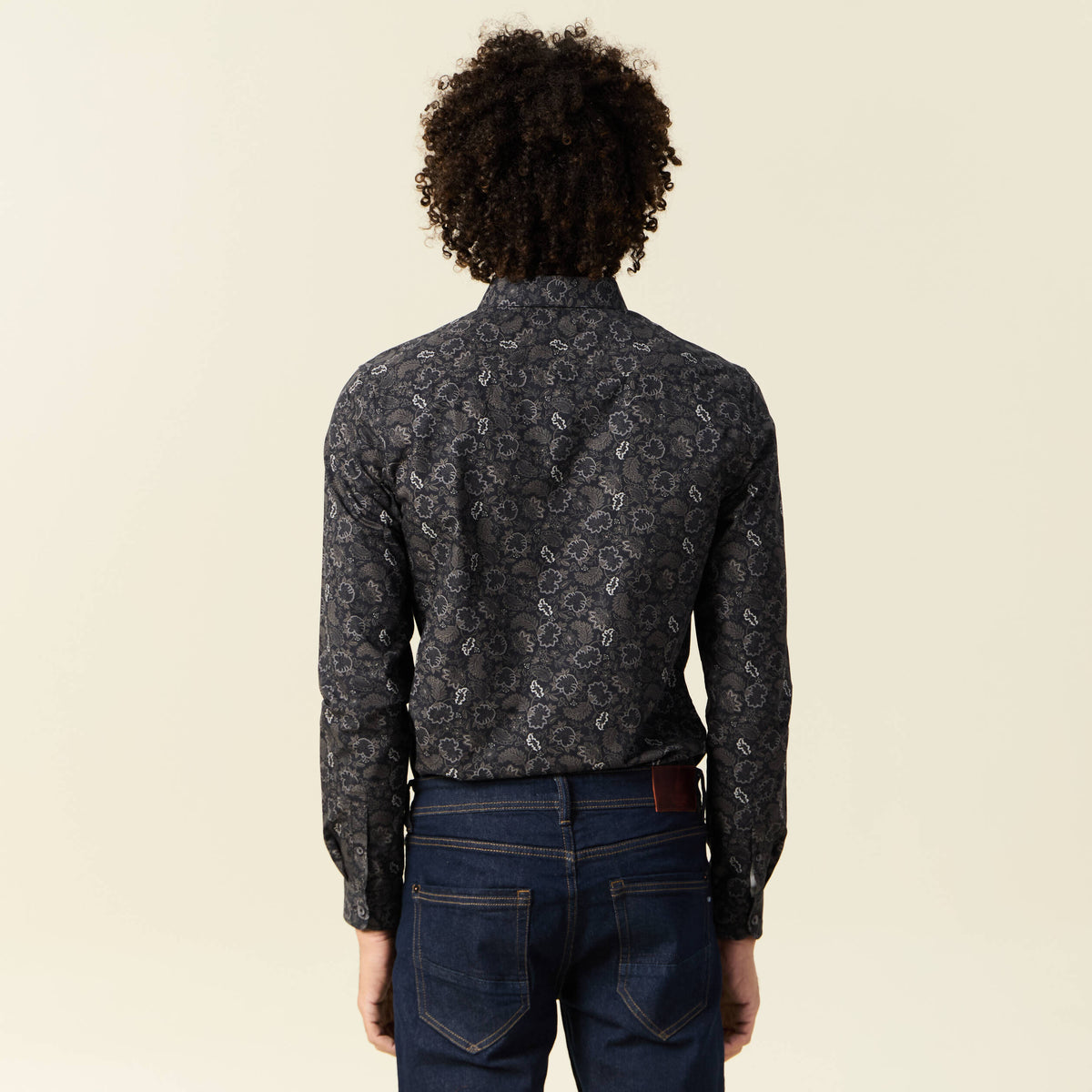 Chemise cintrée en coton manches longues noir homme