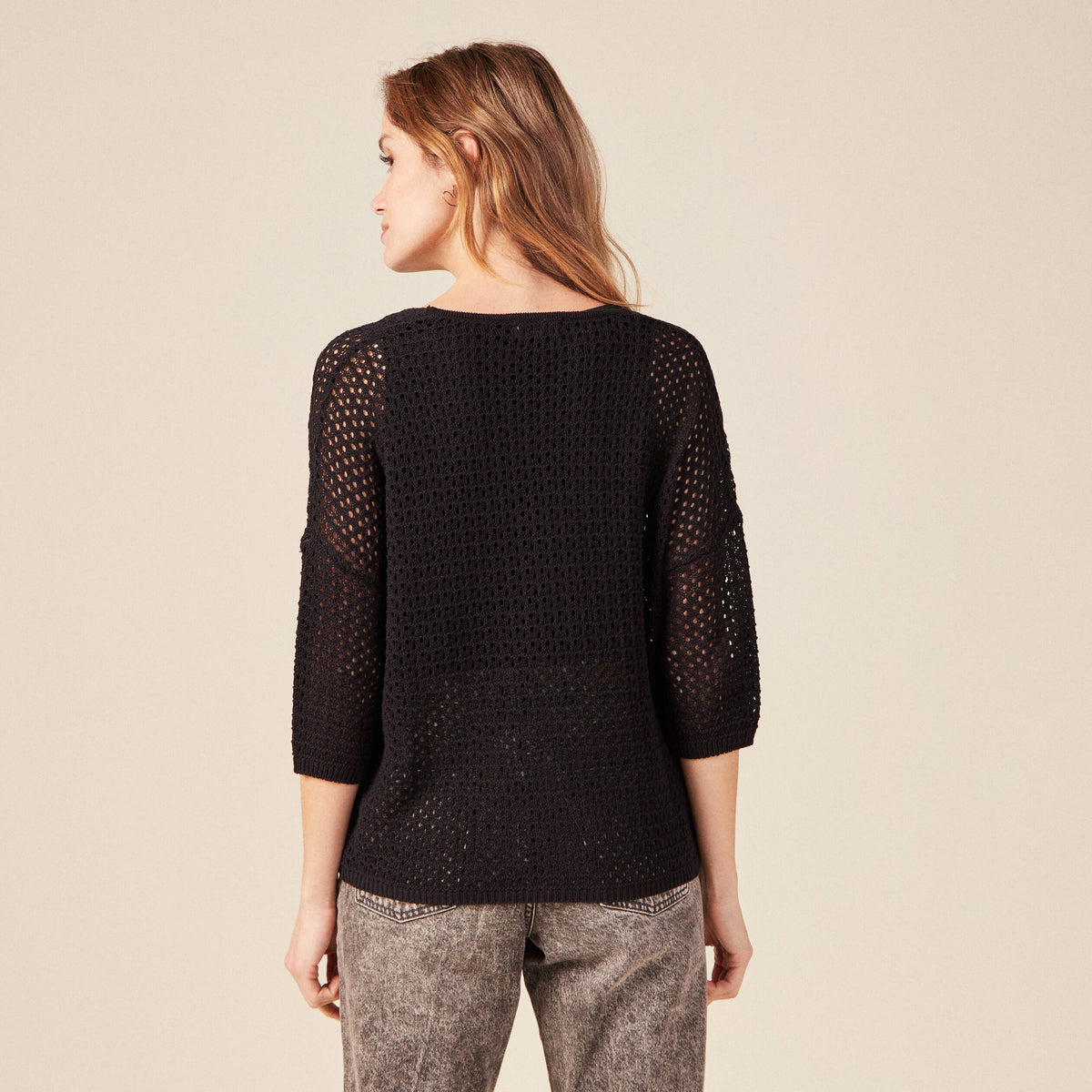 Pull ajouré col v manches 3/4 noir femme