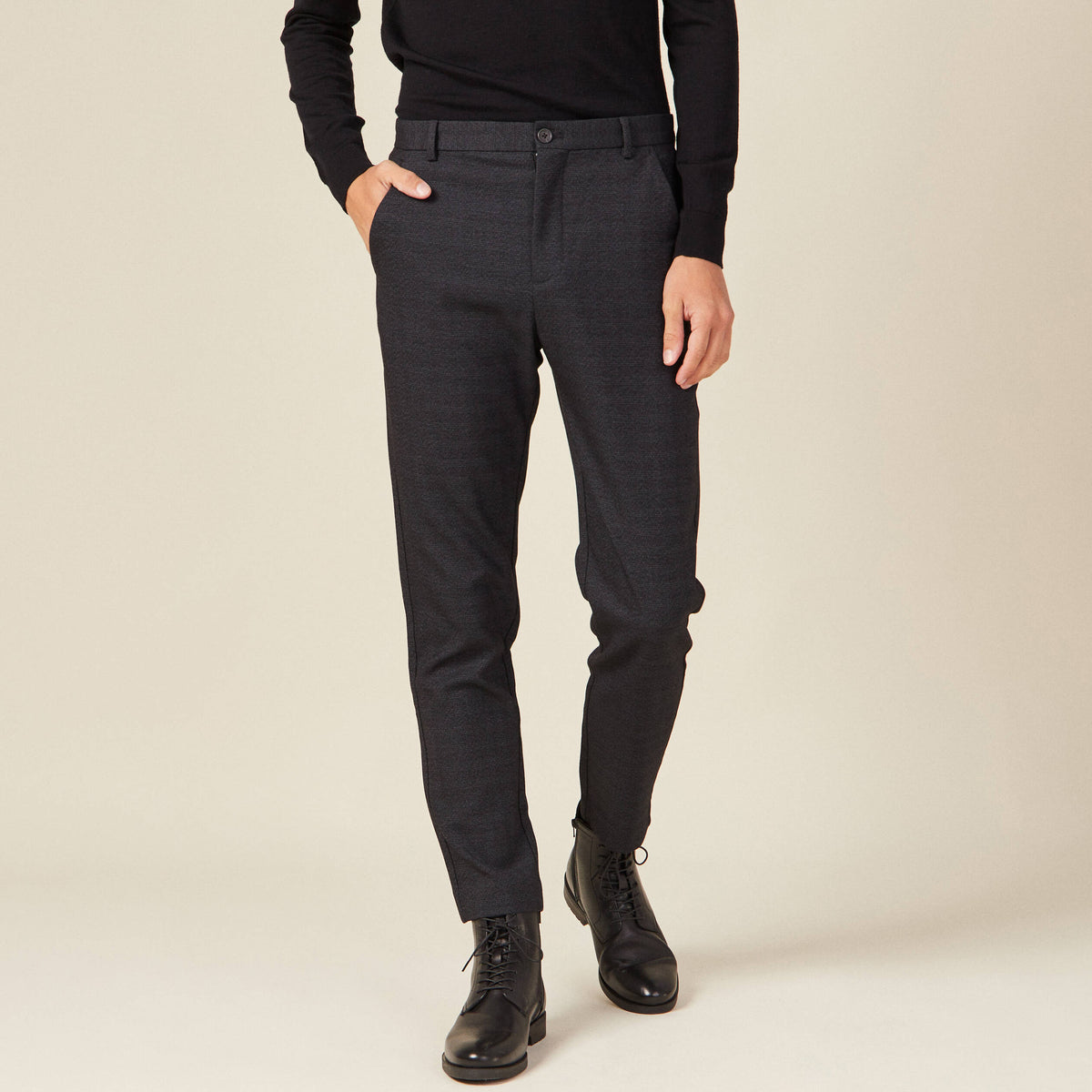 Pantalon chino tapered noir homme