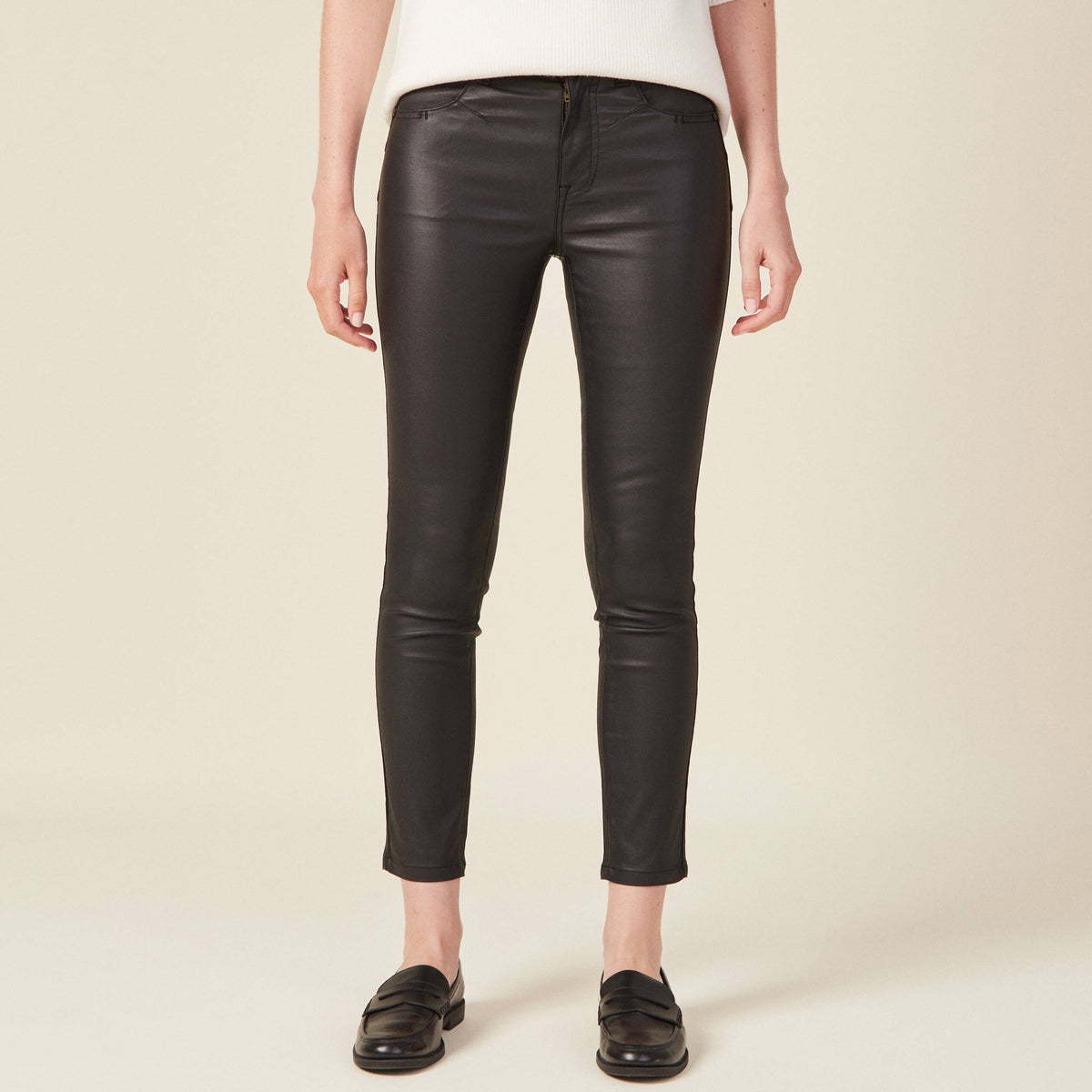 Pantalon skinny enduit push up denim noir enduit femme